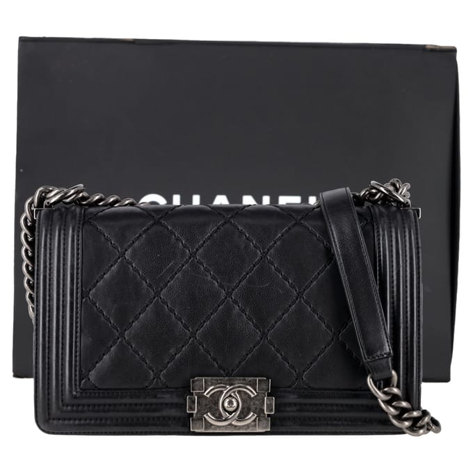 Chanel gewatteerde medium Boy flap tas met dubbele stiksels in zwart leer
