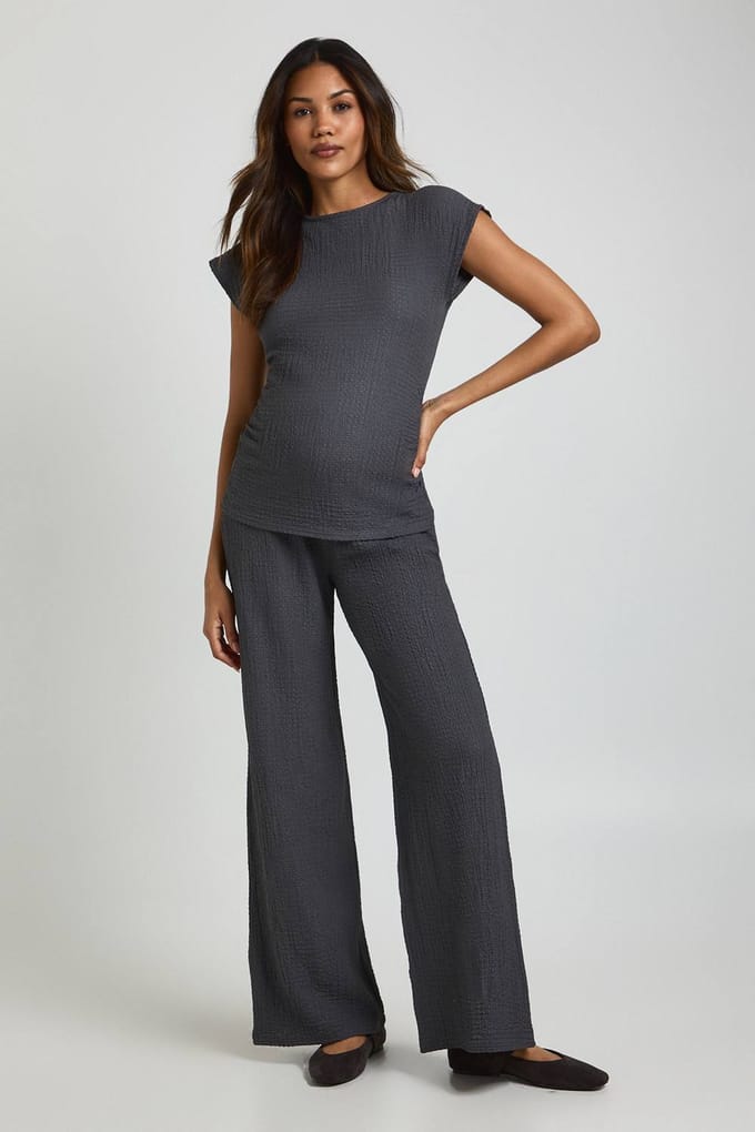 boohoo Dames Zwangerschaps Getextureerde Top & Elastische Taille Wijde Pijpen Broek Co Ord | Houtskool | Maat: 44