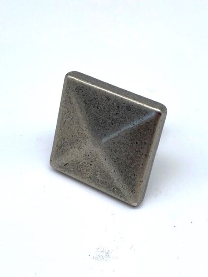 Knop Nikkel vierkant 24mm
