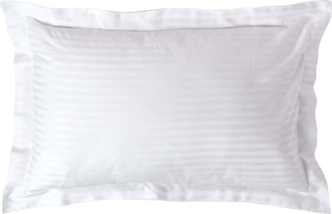 Homescapes kussensloop 48 x 74 cm Satijnen Streep met Opstaande Zoom - Wit 330 Draadtelling
