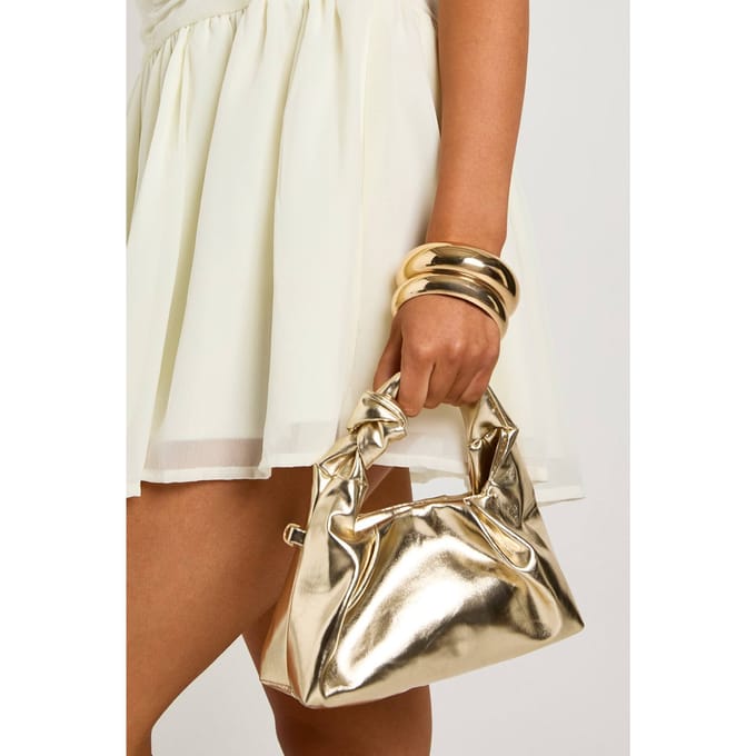 boohoo Dames Metallic PU Knot Grab Bag | Gold