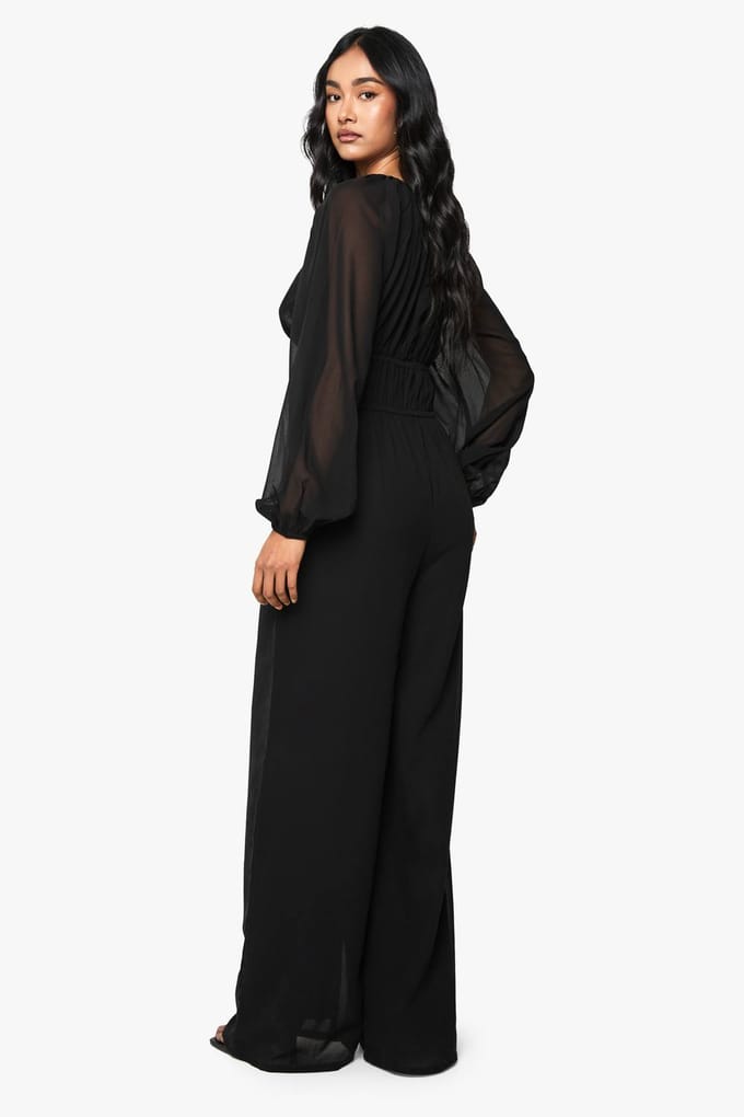 boohoo Dames Chiffon V-hals gerogen wijde pijpen jumpsuit | Black | Maat: 8