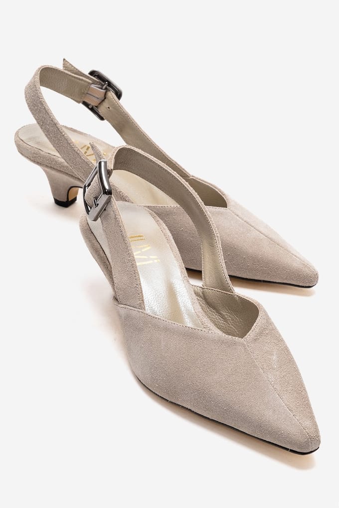 Dioris Leren Slingback Kitten Hak Pump