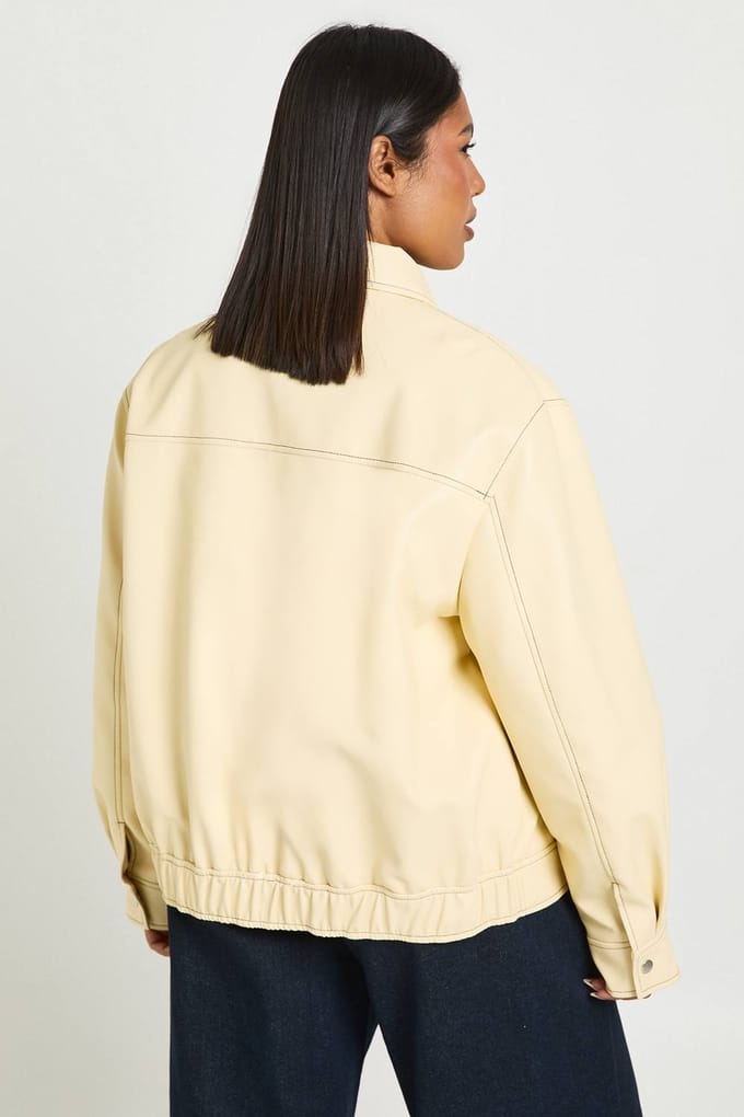 boohoo Dames Plus Kunstleren Jas met Contrasterende Stiksels | Cream | Maat: 16