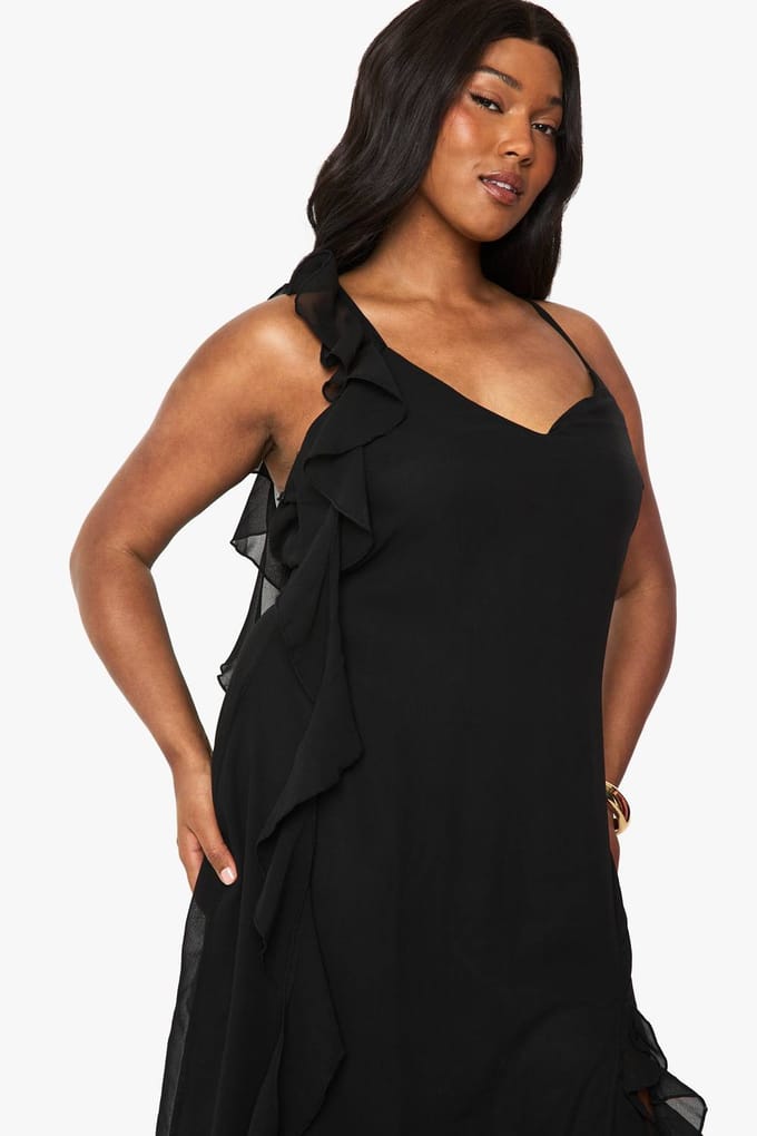 boohoo Dames Plus Chiffon Ruffle Maxi Jurk | Black | Maat: 26