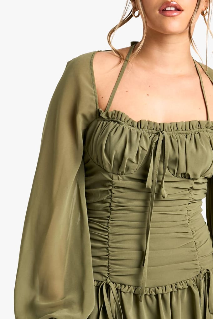 boohoo Dames Petite Chiffon Gerafelde Melkvrouw Skaterjurk | Olijf | Maat: 36