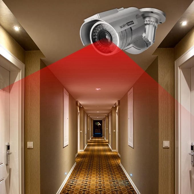Zonne-energie Dummy Nep Beveiligingscamera Bullet Vorm LED Simulatie Monitor