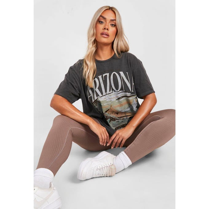 boohoo Dames Plus Arizona Washed Oversized T-shirt | Houtskool | Maat: 48