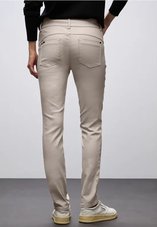 Slim Fit gecoate broek