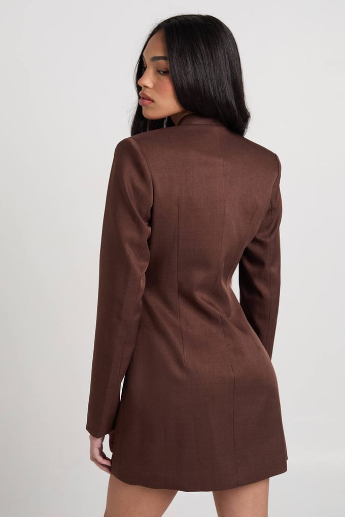 boohoo Dames Kraagloze Blazerjurk met Knoopsluiting | Chocoladebruin | Maat: 40