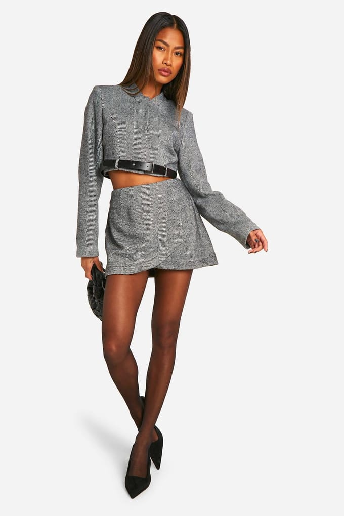 boohoo Dames Afgekorte blazer met visgraat ceintuurdetail | Zwart | Maat: 42