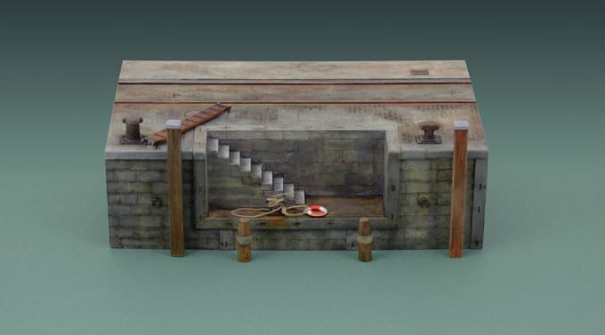 Italeri Modelbouwpakket Diorama - 5615 Dock with stairs for Diorama Plastic - 1:35 - Modelbouw