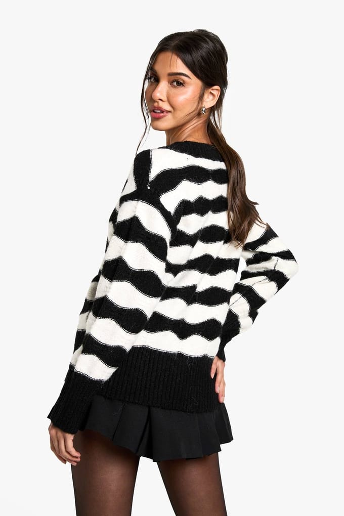 boohoo Dames V-hals gestreepte oversized gebreide trui | Mono | Maat: Small