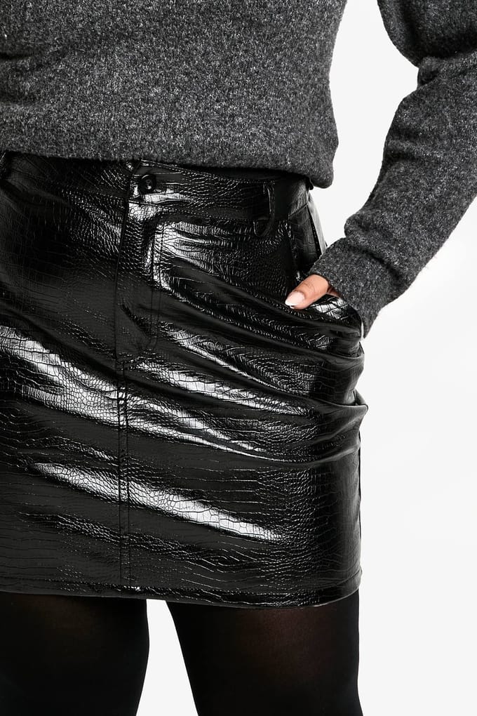 boohoo Dames Plus Croc Pu Micro Mini Rok | Zwart | Maat: 56