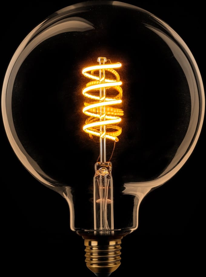 ETH Globe 125mm Filament spiraal LED 7.5w E27 240v 2200K dimbaar Goud