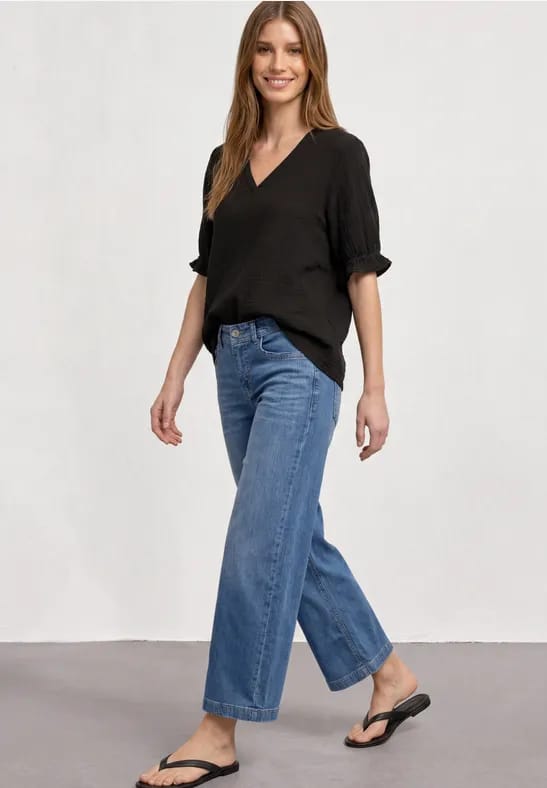 Blouse met korte mouwen, V-hals en ruches