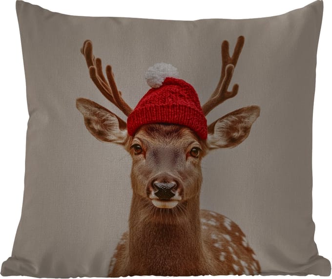 Sierkussen Buiten - Hert - Kerst - Muts - Dieren - Winter - Grappig - 60x60 cm - Weerbestendig