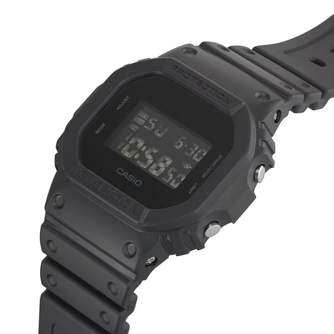 G-Shock Classic Style DW-5600UBB-1ER Classic - Basic Black LED Horloge