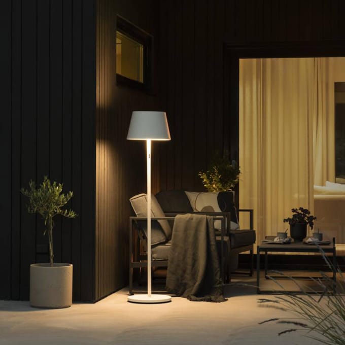 Konstsmide Pomezia staande lamp (snoerloos) met dimmer - H 150cm - Wit