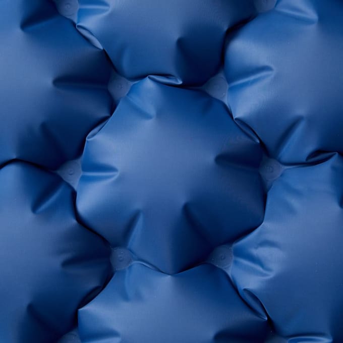 vidaXL - Kampeermatras - met - kussens - zelfopblazend - 2-persoons - marineblauw