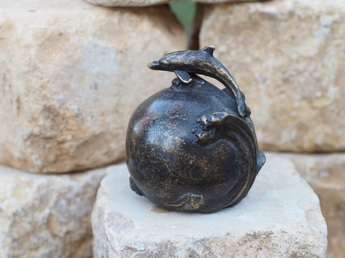 Decoratief Beeld - Bronzen Beelden - Urne Met Dolfijn - Bronzart - Brons - 6 x 8 cm