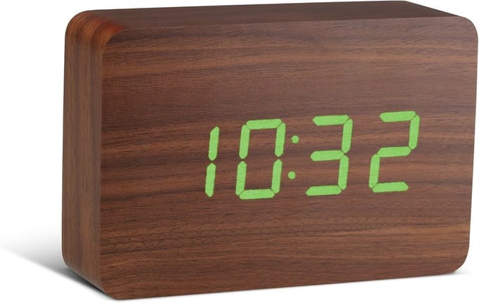 Houten wekker met LED verlichting en draagbare functie