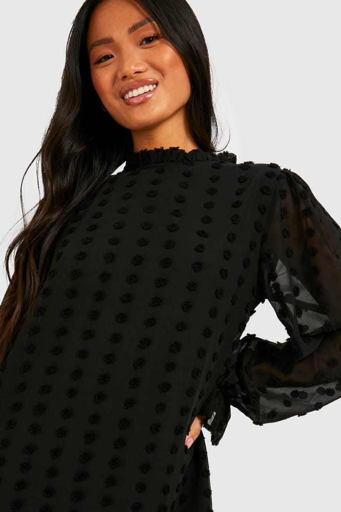 boohoo Dames Petite Dobby Textured High Neck Shift Dress | Zwart | Maat: 40