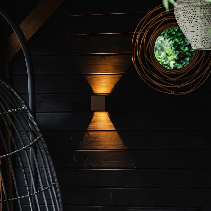 Moderne bruine LED buitenwandlamp 6W - sfeerverlichting IP54