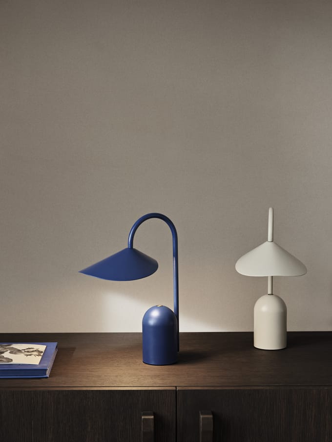 Ferm Living Arum Draagbare Lamp Helderblauw
