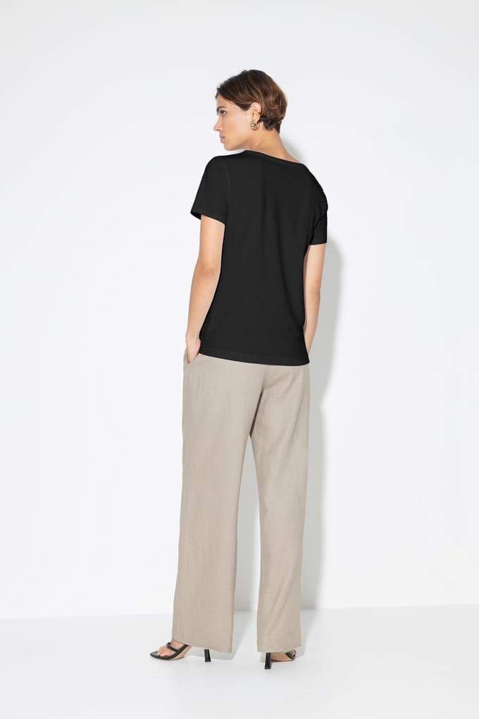 T-shirt Serie The Feminine Zwart