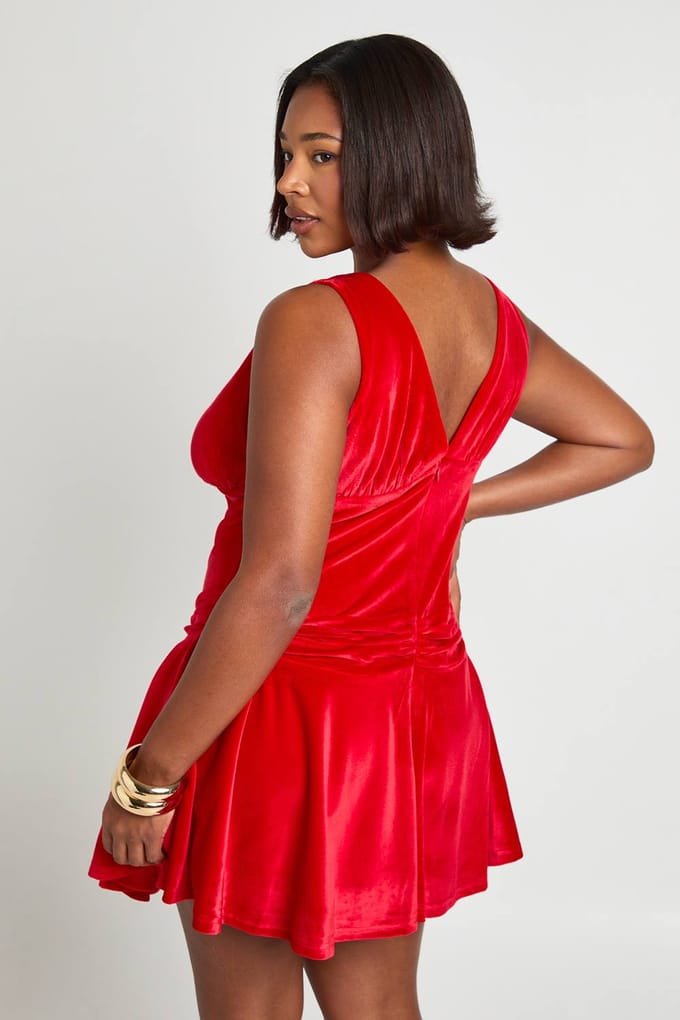 boohoo Dames Plus Gerafelde Boezem Draperende Voorkant Skaterjurk | Rood | Maat: 52