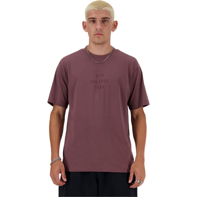 New Balance Iconic Collegiate Graphic T-shirt Grijs