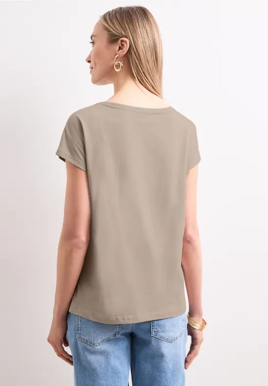 Shirt met hangende schouder en tekst