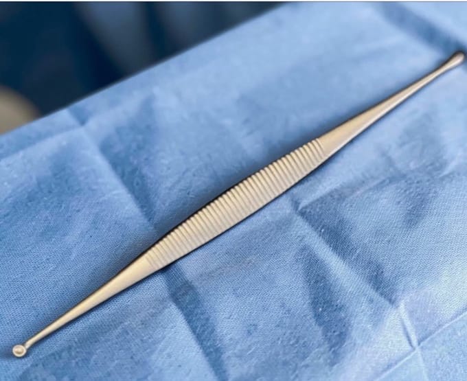 Belux Surgical Instruments / Curette Williger dubbel scherpe lepel 14cm RVS 1MM & 2MM
