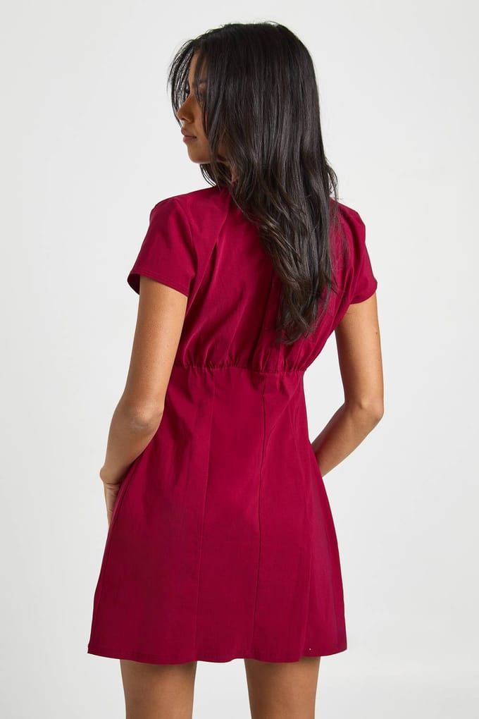 boohoo Dames Mini Jurk met Gerimpeld Detail | Cherry | Maat: 8