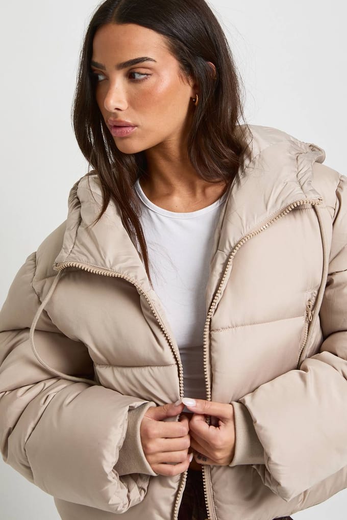 boohoo Dames Petite gewatteerde pufferjas met capuchon | Stone | Maat: 16