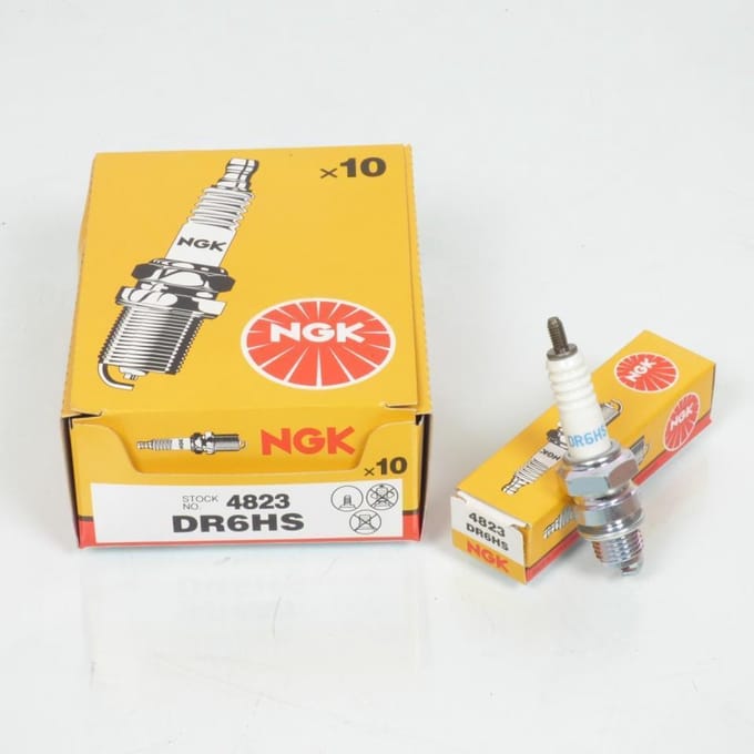 Bougie d'allumage NGK pour Auto DR6HS / 4823 / Par 10 Neuf