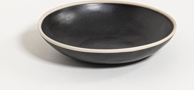 The Table Amsterdam Atelier Pasta bord - Black Pepper - Ø 22,5 cm - Zwart