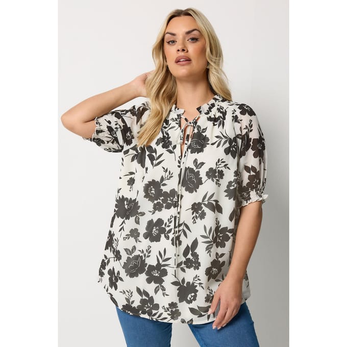 Yours Witzwarte Blouse Met Bloemenpatroon En Ruches Aan De Hals Size 46