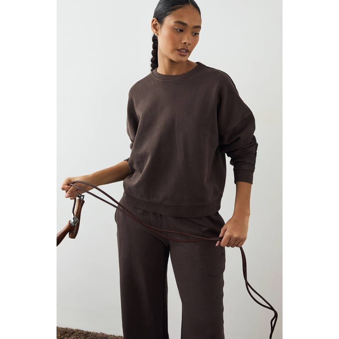 Dames DSGN Studio Premium Zwaargewicht Gewassen Boxy Sweatshirt | Chocolate | Maat: Medium