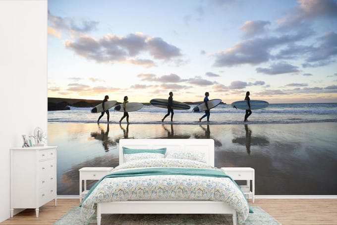Behang - Fotobehang Surfers langs het strand - Breedte 360 cm x hoogte 240 cm