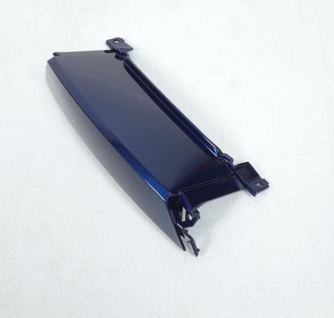 Tussenstuk achterkap voor scooter Suzuki 250 Burgman 1998-2002 47311-14FA0-Y7H blauw