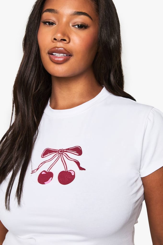 boohoo Dames PLUS CHERRY RIBBON GETAILLEERDE TOP | Wit | Maat: 44