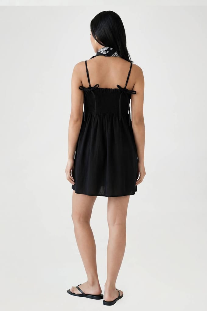 boohoo Dames Mini Smock Jurk Met Gerimpeld Detail | Zwart | Maat: 44