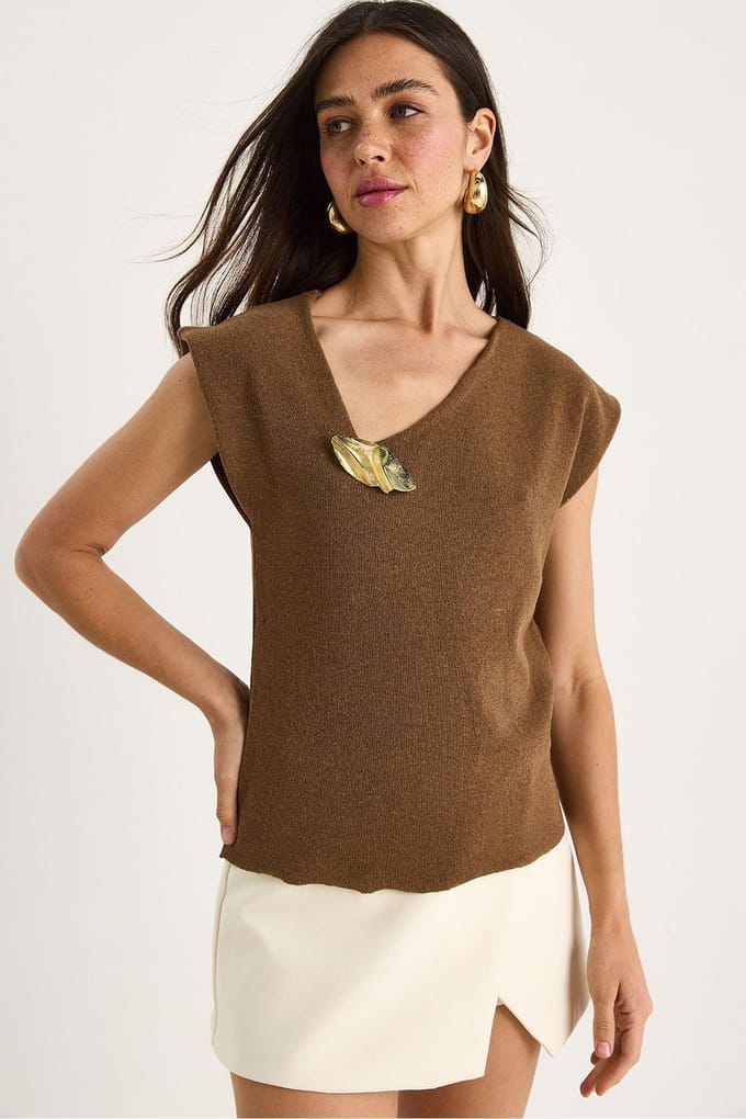 Textuur V-hals Mouwloze Blouse met Accessoire Detail
