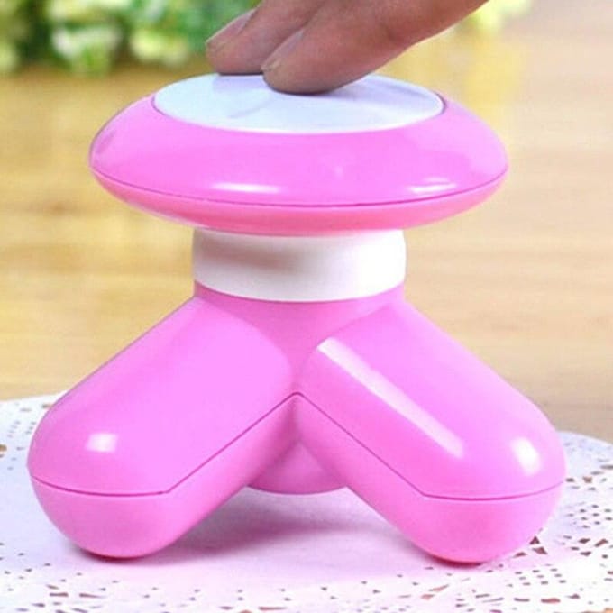 Multifunctionele Volledige Lichaamstrilling Mini Mini Massager Huishoudelijke USB-oplaadbare Elektrische Driehoekige Cervicale Massage roze