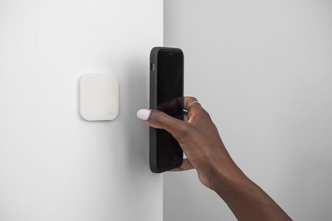 Peak Design Mobile wall mount | Kleur bone (wit) | Bevestig je smartphone aan de muur
