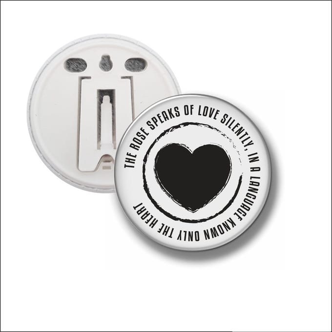 Button Met Clip 58 MM - The Rose Speaks Of Love Silently