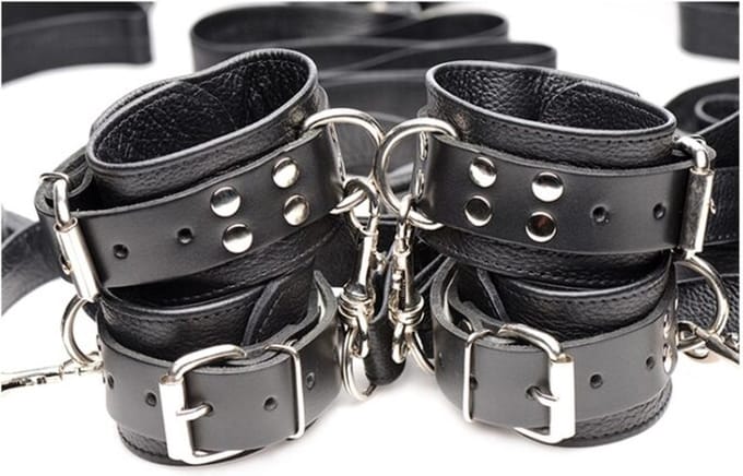 XR Brands AF721 - Leather Bed Restraint Kit