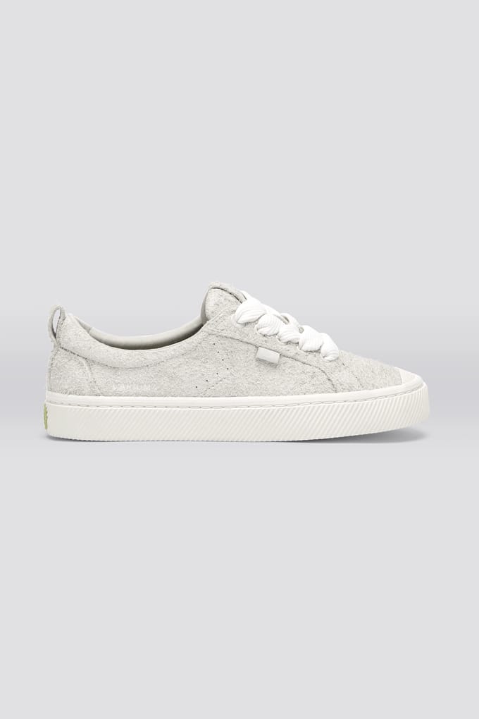 Cariuma Oca Hairy Suede Smoke White Größe: 38 | Trainers Outlet | Unisex | Weiß